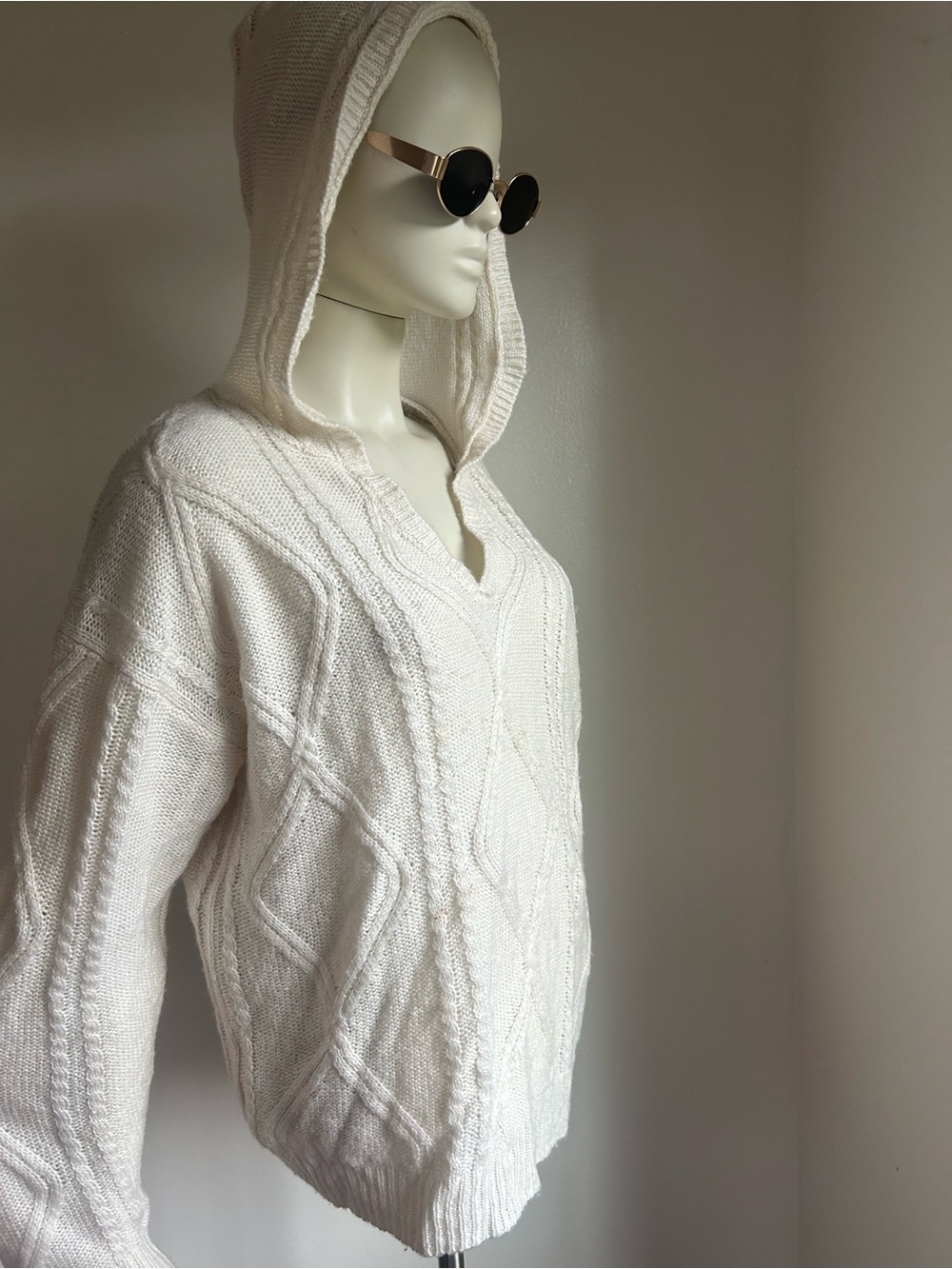 stitch & pine M Hooded Cable Knit Sweater - White - Picture 1 of 7